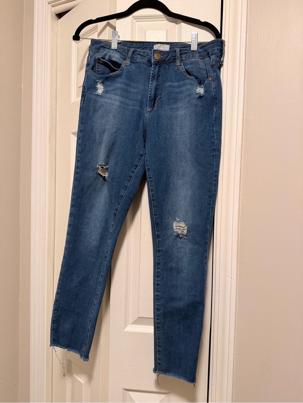 LEITH Distressed Raw Hem Skinny Jeans Size 30 Medium Wash
